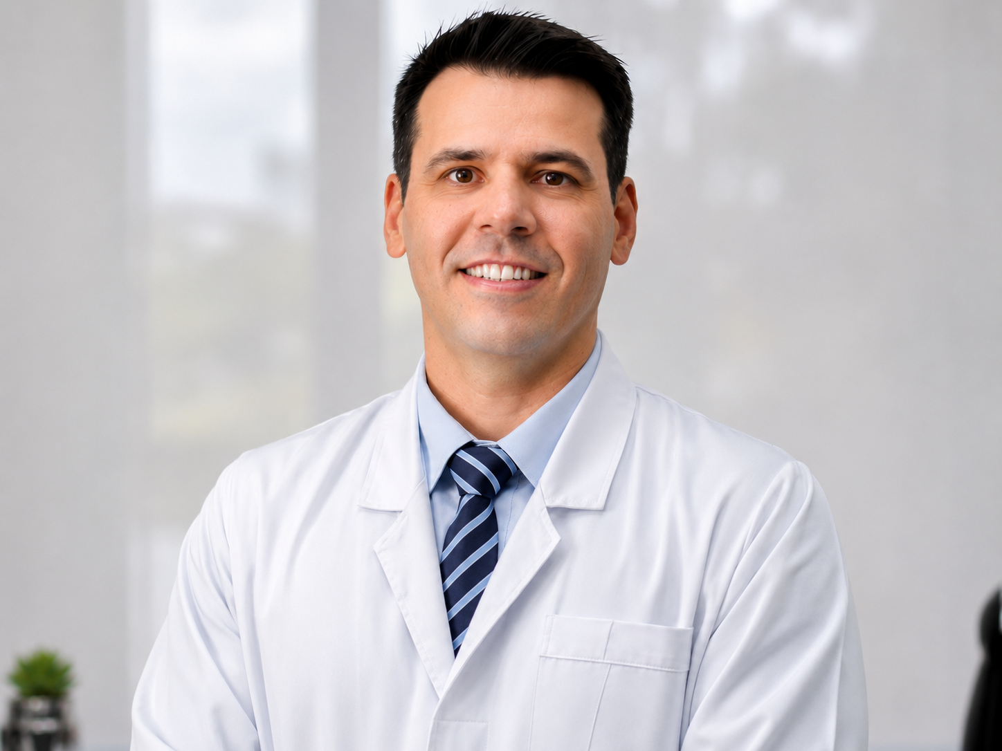 Dr. Carlos Macedo